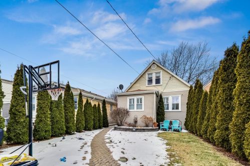 5337 Nashville Ave, Chicago IL 60638-1217 exterior