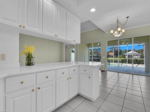 5211 Hawkesbury Way, Naples FL 34119-9582 exterior