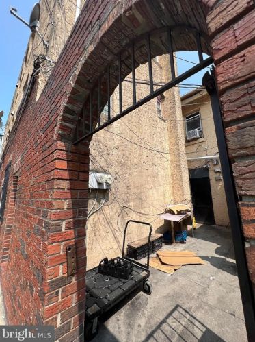 4261 Frankford Ave, Philadelphia PA 19136-2736 exterior