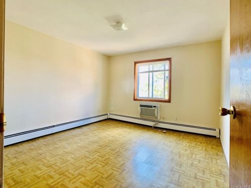 1835 Mayflower Ave, Bronx NY 10461-4007 exterior