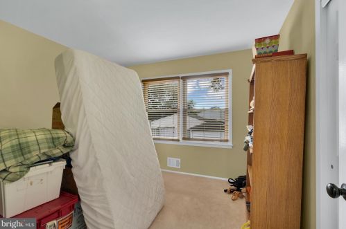 85 Colleen Cir, Trenton NJ 08638-1724 exterior