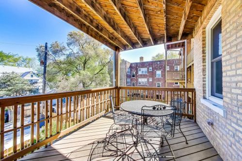 1522 Rosemont Ave, Chicago IL  60660-1323 exterior