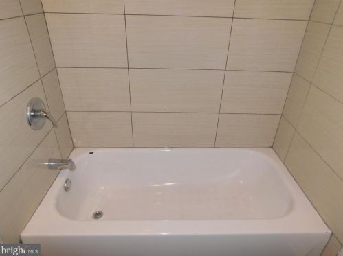 2007 17 St, Philadelphia PA 19132-4404 exterior