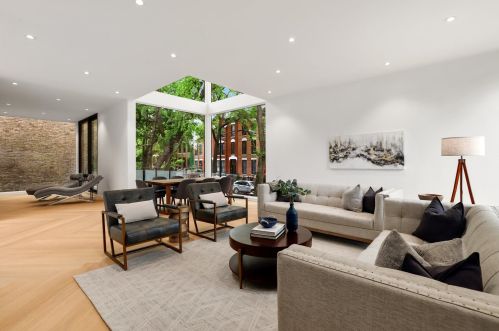 2104 Cleveland Ave, Chicago IL  60614-3748 exterior