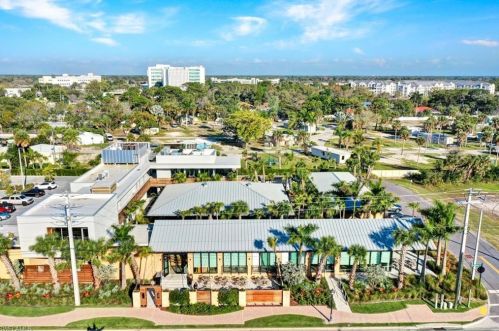 2654 Shoreview Dr, Naples FL 34112-5840 exterior