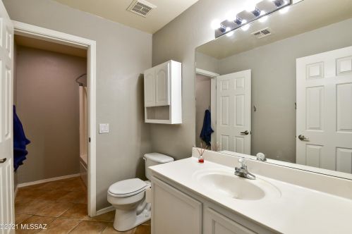 2245 Rio Vistoso Ln, Tucson AZ 85755-1911 exterior