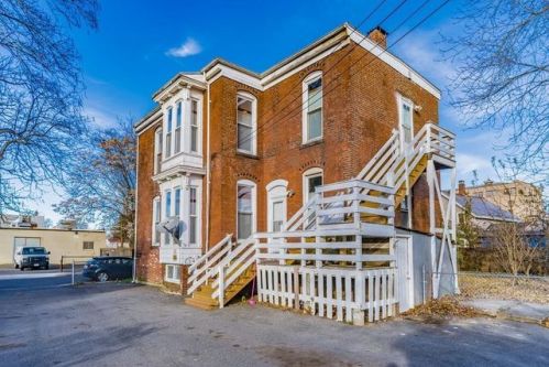 29 Lillian St, Springfield MA  01109-4266 exterior