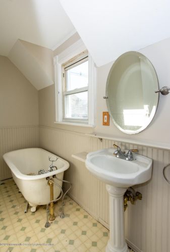 201 Un Ave, Lakehurst NJ 08733-2934 exterior