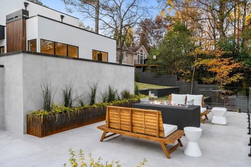 4645 Lake Forrest Dr, Atlanta GA  30342-2537 exterior