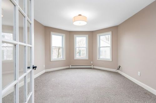 20 Mechanic St, Killingly, CT 06239-2828