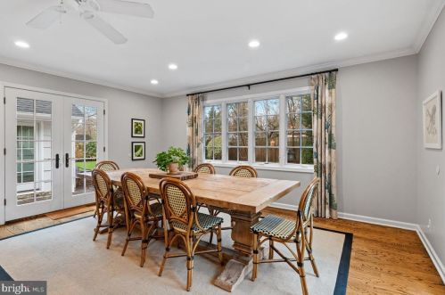 32 Evergreen Cir, Princeton NJ 08540-4028 exterior