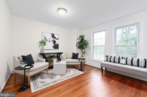 7451 Duddington Dr, Alexandria VA 22315-3849 exterior