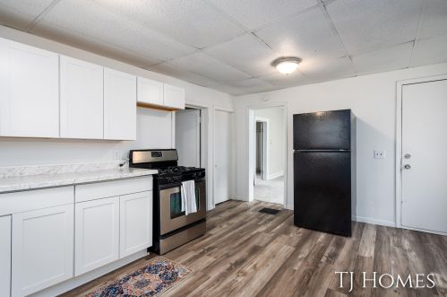 1079 1st St, Meskegon MI  49440-1435 exterior