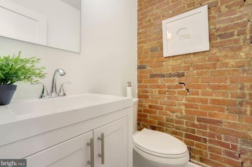 308 T St, Washington DC 20001-1843 exterior