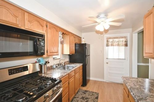 926 Agnew Rd, Pittsburgh PA 15227-3902 exterior