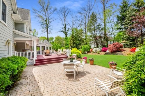 1 Briarcliffe Dr, Scotch Plains NJ 07076-2314 exterior