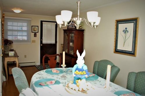 6 Buchanan Rd, Enfield CT 06082-5327 exterior