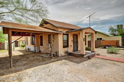 834 Lee St, Tucson AZ 85719-3932 exterior