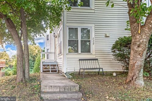 7327 Castleberg Ct, Alexandria VA  22315-4725 exterior