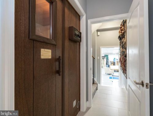 398 Lakeside Rd, Ardmore PA exterior