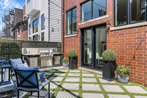 2734 Magnolia Ave, Chicago IL 60660-1909 exterior