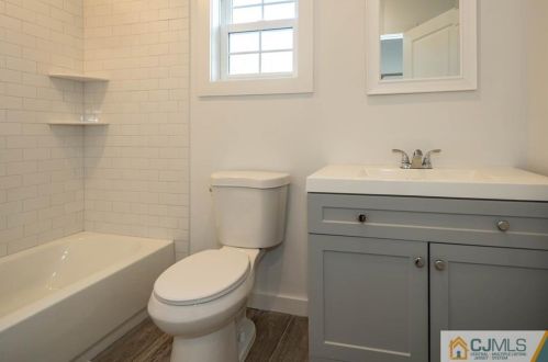 20 Kenmore Rd, Edison NJ 08817-4044 exterior