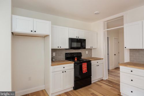 214 James St, Lancaster PA 17603-2839 exterior