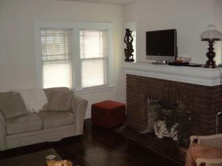 2288 Grandview Ave, Cleveland OH  44106-3142 exterior