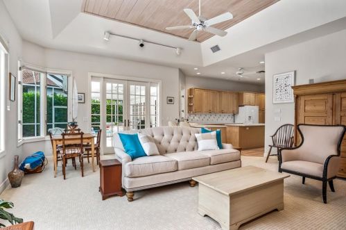 800 Ashburton Dr, Naples FL 34110-7906 exterior