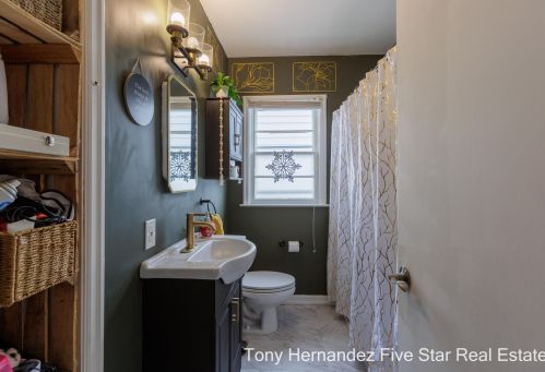 977 Southern Ave, Meskegon MI  49441-2236 exterior