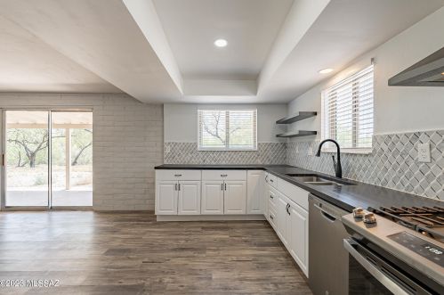 1959 Omar Dr, Tucson AZ  85704-1242 exterior