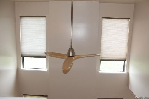 627 Ashley Cir, Rochester MI 48307-4593 exterior