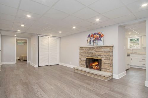 2737 Patricia Dr, Meskegon MI 49445-3240 exterior