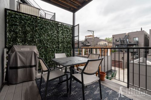 819 Paulina St, Chicago IL 60622-5025 exterior