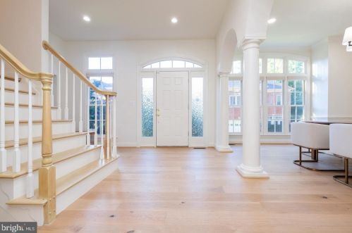 1604 Seneca Ave, Mc Lean VA  22102-2942 exterior