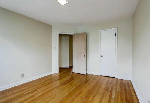 4543 Ardmore Ave, Milwaukee WI 53211-1402 exterior