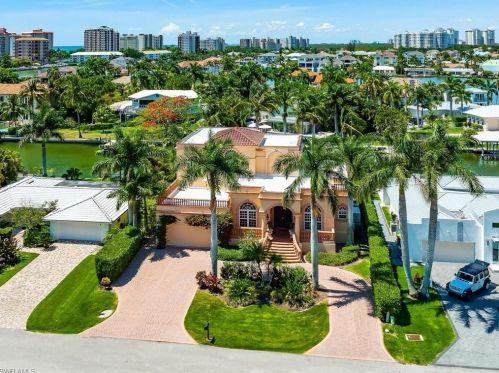 239 Channel Dr, Naples, FL 34108-2143