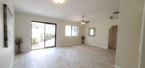 2048 Bloomfield Rd, Phoenix, AZ 85029-5553