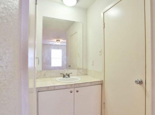 210 38th St, Austin TX  78705-1420 exterior