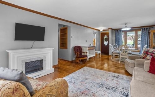 126 Holly Hill Dr, Pittsburgh, PA 15237-2702