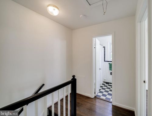 6928 Westhampton Dr, Alexandria VA 22307-1528 exterior