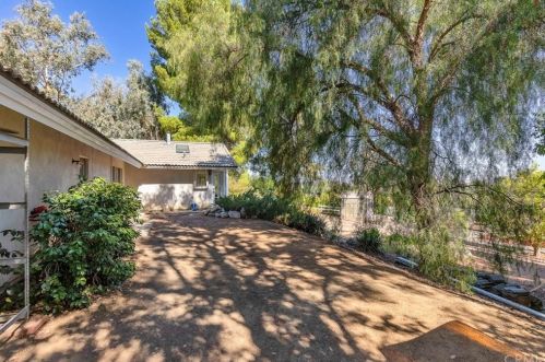 31150 Avenida Del Reposo, Temecula CA 92591-1719 exterior