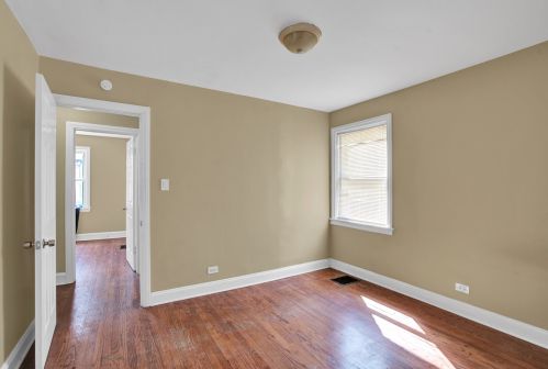 353 124 St, Chicago IL 60628-7214 exterior