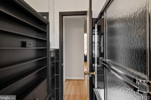 2731 Dumbarton St, Washington DC 20007-3336 exterior