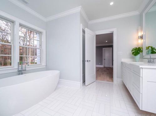 83 Frst Ln, Wilton CT 06897-1915 exterior