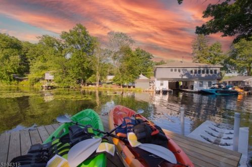 14 Hilltop Rd, Andover NJ  07821-2936 exterior