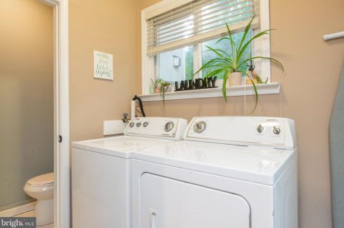 337 Leverington Ave, Philadelphia PA  19128-4738 exterior