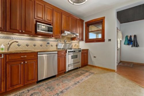 5340 Cullom Ave, Chicago IL 60641-1313 exterior