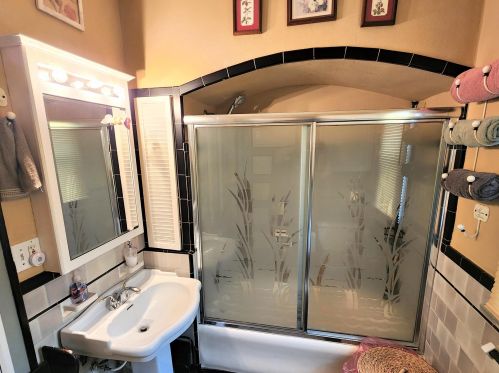 1431 Leahy St, Meskegon MI 49442-5035 exterior