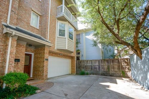 2627 Colby St, Dallas TX  75204-2618 exterior